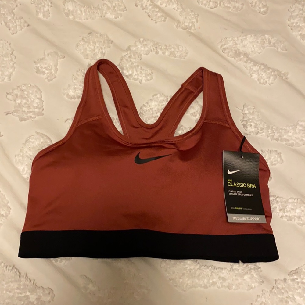 Nike classic sports bra